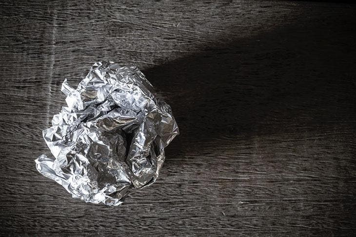 Boule de papier aluminium