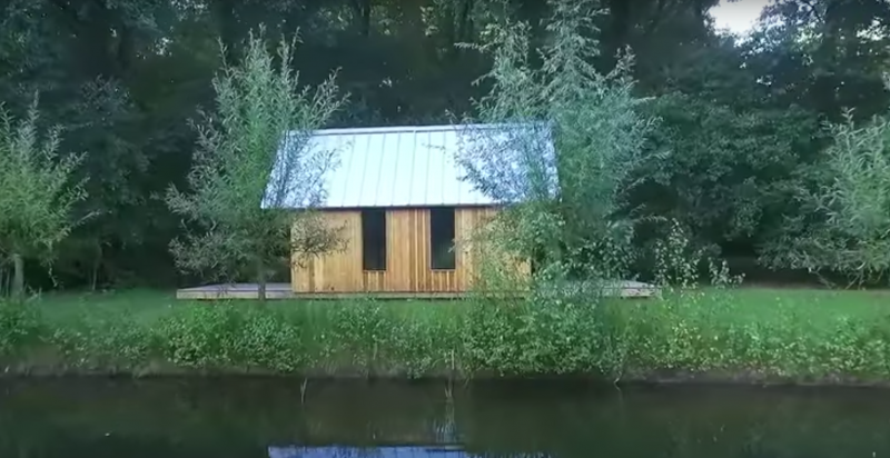 Ce fils construit pour sa mère une maison qui a secret très spécial