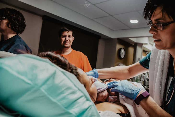 Ce papa révèle la vraie raison pour laquelle il pleure lors de la naissance de son fils