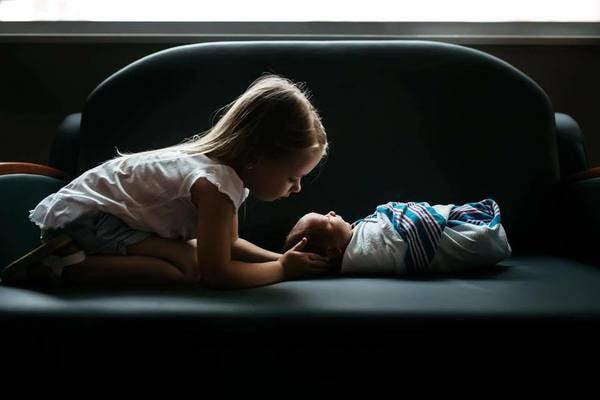 Cette mère n’arrive pas à croire ses yeux quand le médecin lui montre son bébé