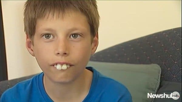 Des inconnus offrent un beau sourire à ce garçon harcelé à l’école