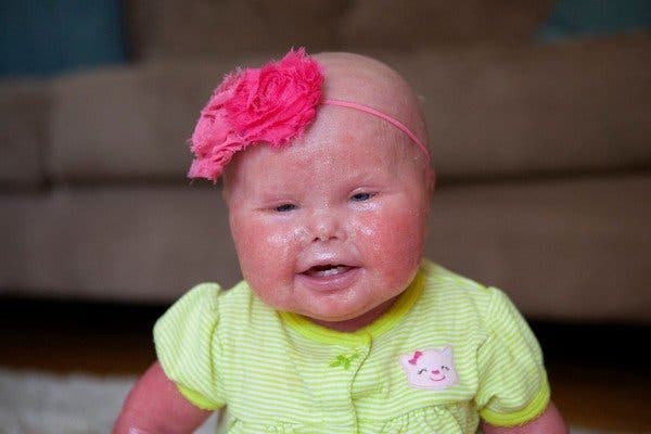 La maman est choquée quand elle voit son nouveau-né