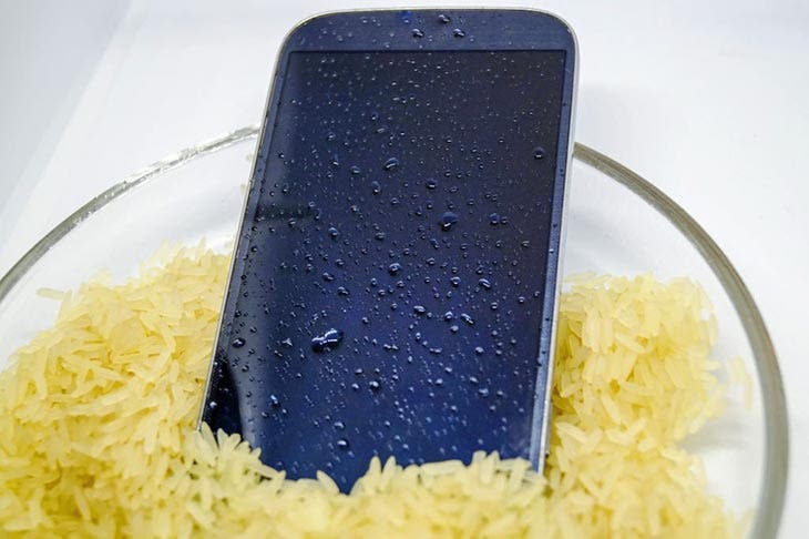 La méthode du téléphone dans le riz 