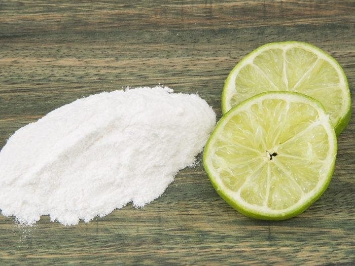 Mélangez du bicarbonate de soude avec du citron