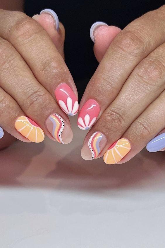 Ongles de printemps avec designs variés