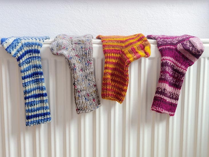 Sécher des chaussettes sur un radiateur. source : spm