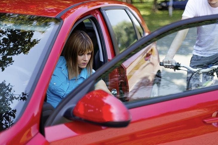 Situation dangereuse d’une automobiliste et d’un cycliste-1