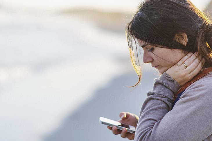 Une découverte intrigante dans le téléphone du mari