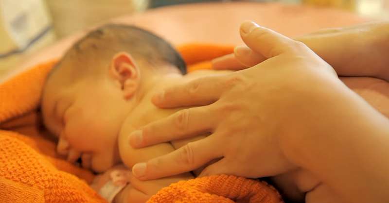 Une infirmière parisienne vient de développer une nouvelle méthode de bain et elle est des plus attendrissantes 