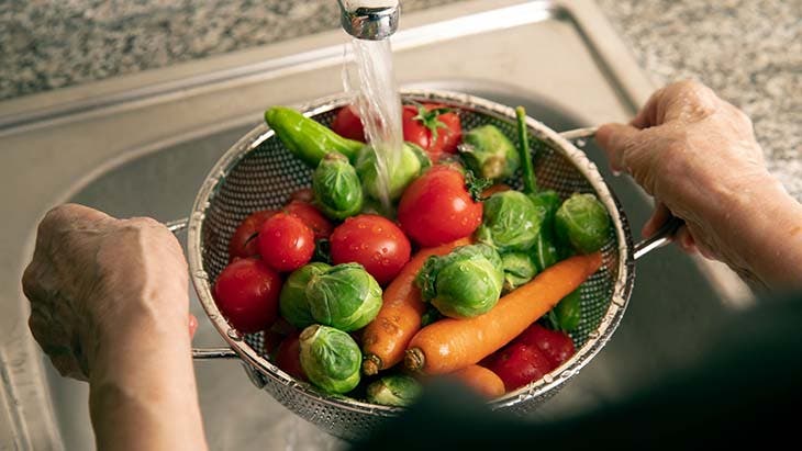 Laver les légumes et les fruits 