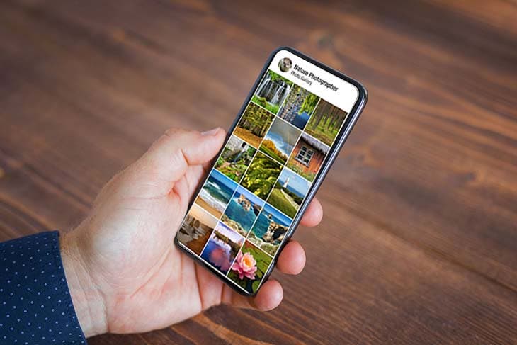 Parcourir galerie photos sur un smartphone – source : spm