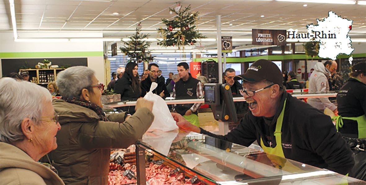 paysans achètent un supermarché