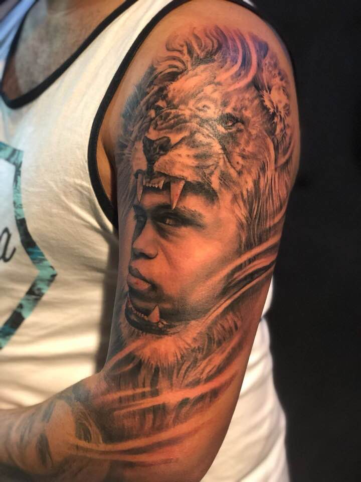 tatouer le visage son petit frère