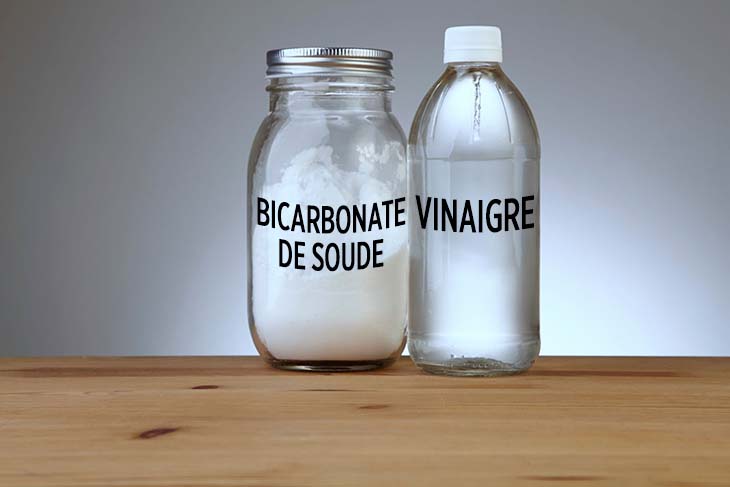 Bicarbonate de soude et vinaigre blanc – source : spm