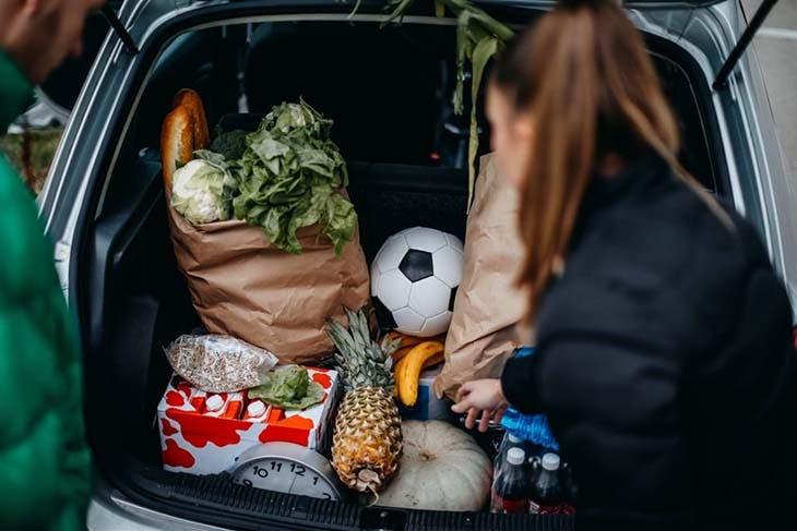 Coffre de voiture plein – source : spm