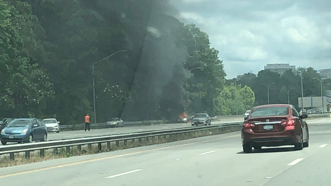 voiture en feu1