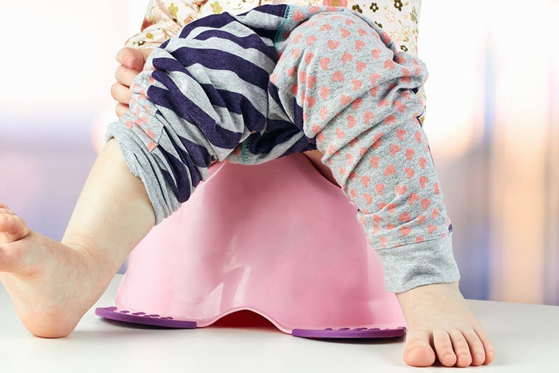 Une astuce infaillible pour que votre bébé apprenne à utiliser le pot en 3 jours